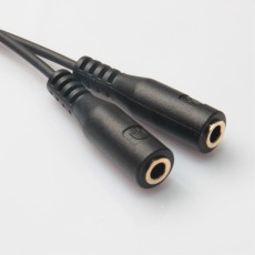 3.5mm Stereo Audio Male to 2 Female Headphone / Mic Splitter - 3.5mm audio sadalītājs pret 3.5mm mikrofona ieeju / 3.5mm austiņu izeju