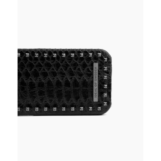 iDeal of Sweden Statement SS21 Back Case priekš Apple iPhone 11 - Beatstuds Black Snake - mākslīgās ādas aizmugures apvalks ar iebūvētu metālisku plāksni / bampers-vāciņš