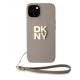 DKNY Stack Logo Wrist Strap Back Case DKHCP13MPBSWSE priekš Apple iPhone 13 - Bēšs - mākslīgās ādas aizmugures apvalks ar auklu / bampers-vāciņš