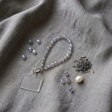 Universal Beaded / Crystal Phone Charm Wrist Strap
- Round & Square Faceted V2 - Clear Grey - Dzidra gaiši pelēka - Universāla pērlīšu / kristālu telefona rokas siksniņa
