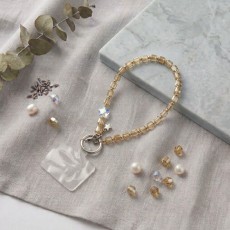 Universal Beaded / Crystal Phone Charm Wrist Strap
- Square Faceted - Clear Light Brown - Dzidra gaiši brūna - Universāla pērlīšu / kristālu telefona rokas siksniņa