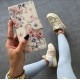 Tech-Protect Wallet Book Case priekš Xiaomi Redmi Note 13 4G - Balts / Puķes - sāniski atverams maciņš ar magnētu un stendu / grāmatveida maks